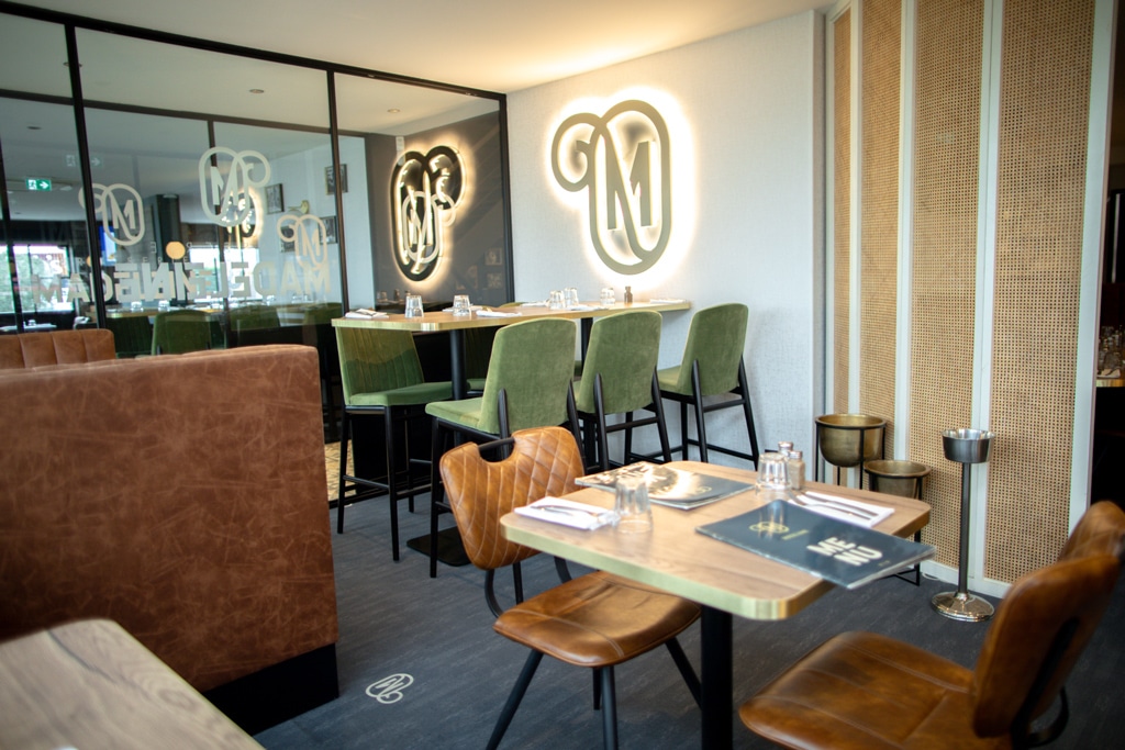 brasserie chic cosy