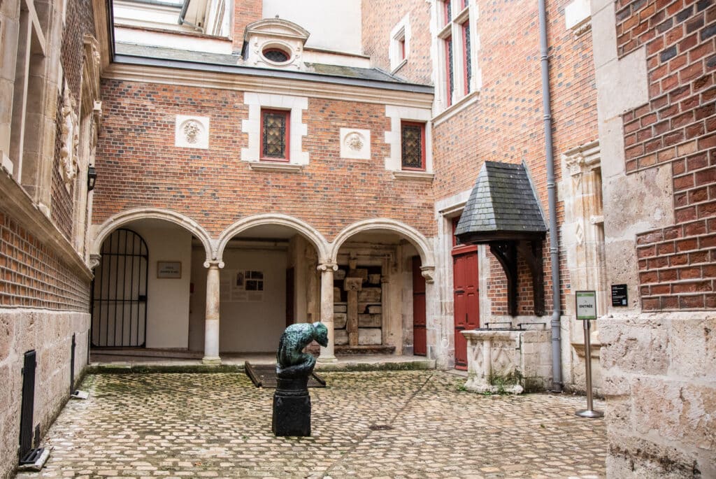 hotel cabu voyage dans passe fallo romain orleans 3
